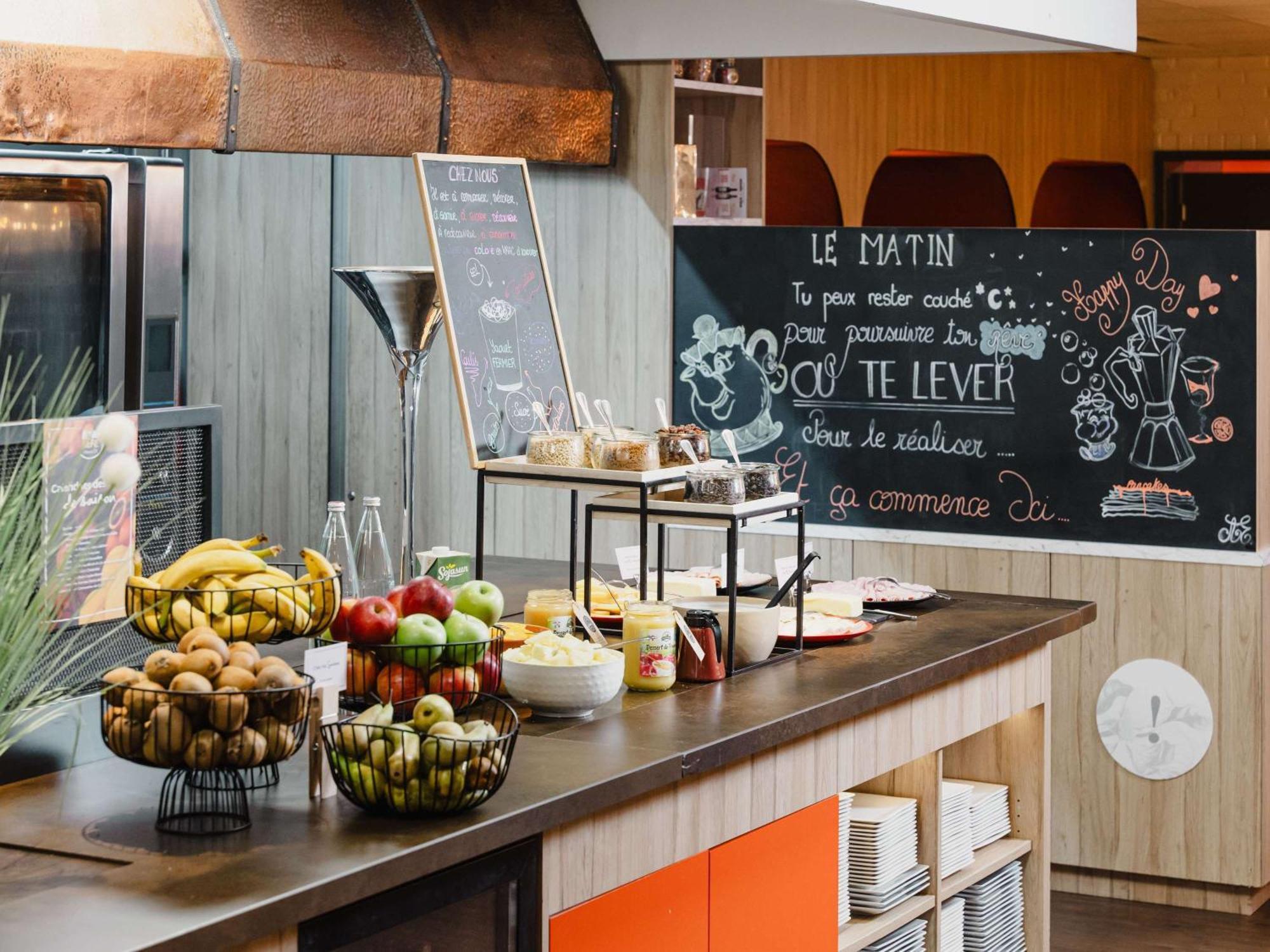 Hotel Mercure Lille Aeroport Екстериор снимка