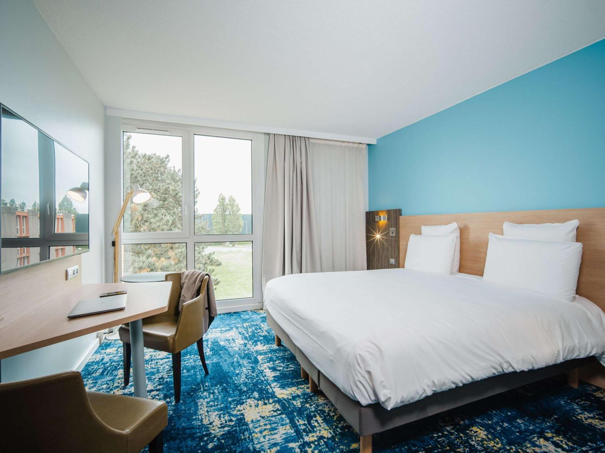 Hotel Mercure Lille Aeroport Екстериор снимка