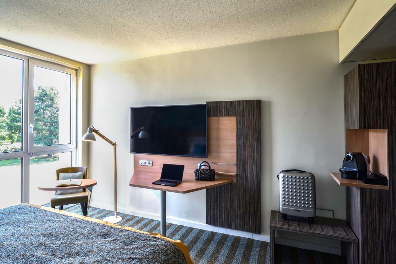 Hotel Mercure Lille Aeroport Екстериор снимка